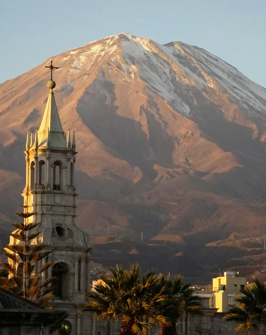 Arequipa cathedral with the Misti volcano behind